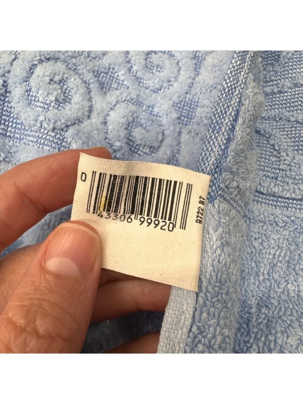 Vintage Sculpted Blue Bath Towel Fringe Cannon USA 1980s Sea Shells Retro